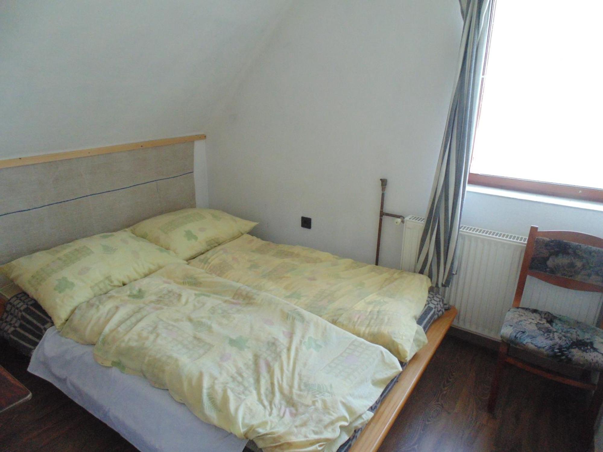 Huta Vendeghaz Hotel Kishuta ภายนอก รูปภาพ
